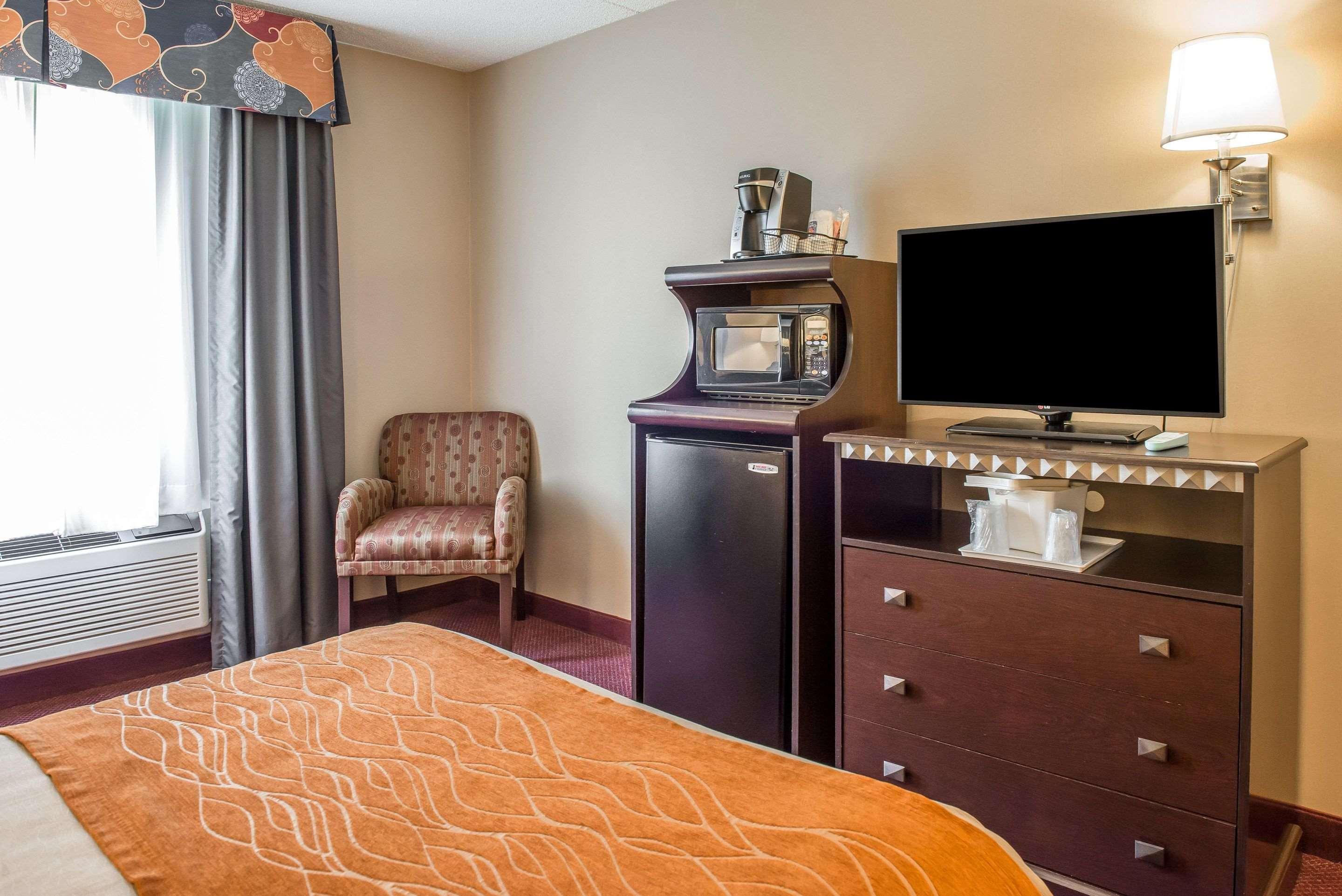 Hotel Wingate By Wyndham Pittsburgh New Stanton Exterior foto