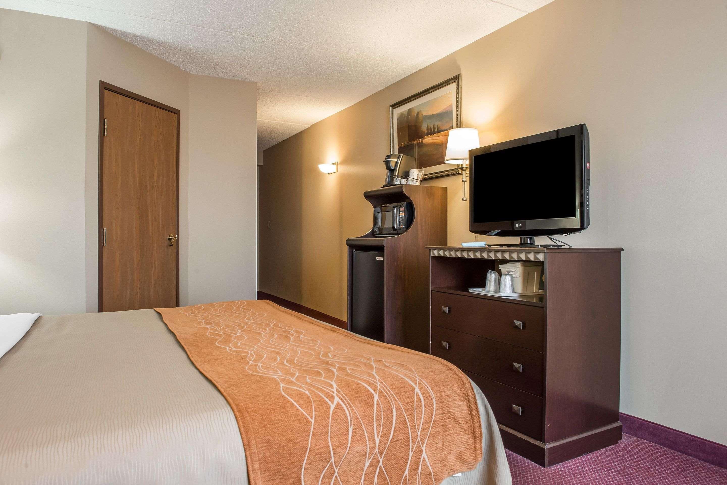 Hotel Wingate By Wyndham Pittsburgh New Stanton Exterior foto